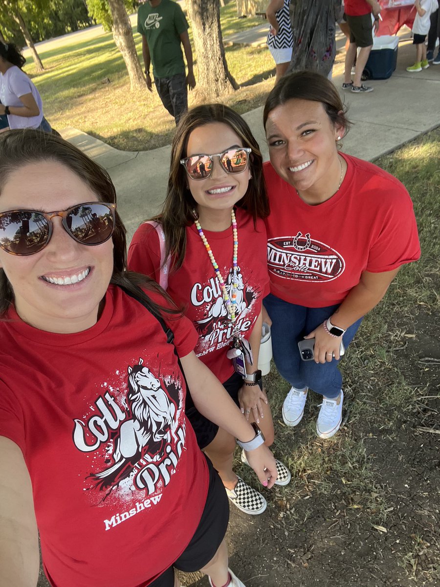 Popsicles in the Park with the best team!! We’re ready for you, Minshew Kindergarteners! 
<a href="/MCannonMISD/">Ms.Cannon</a> <a href="/MsLewis38/">Brittany Lewis</a> #WeAreMcKinney #mymisd #EveryStudentEveryDay <a href="/MinshewColts1/">MinshewColts1</a>
