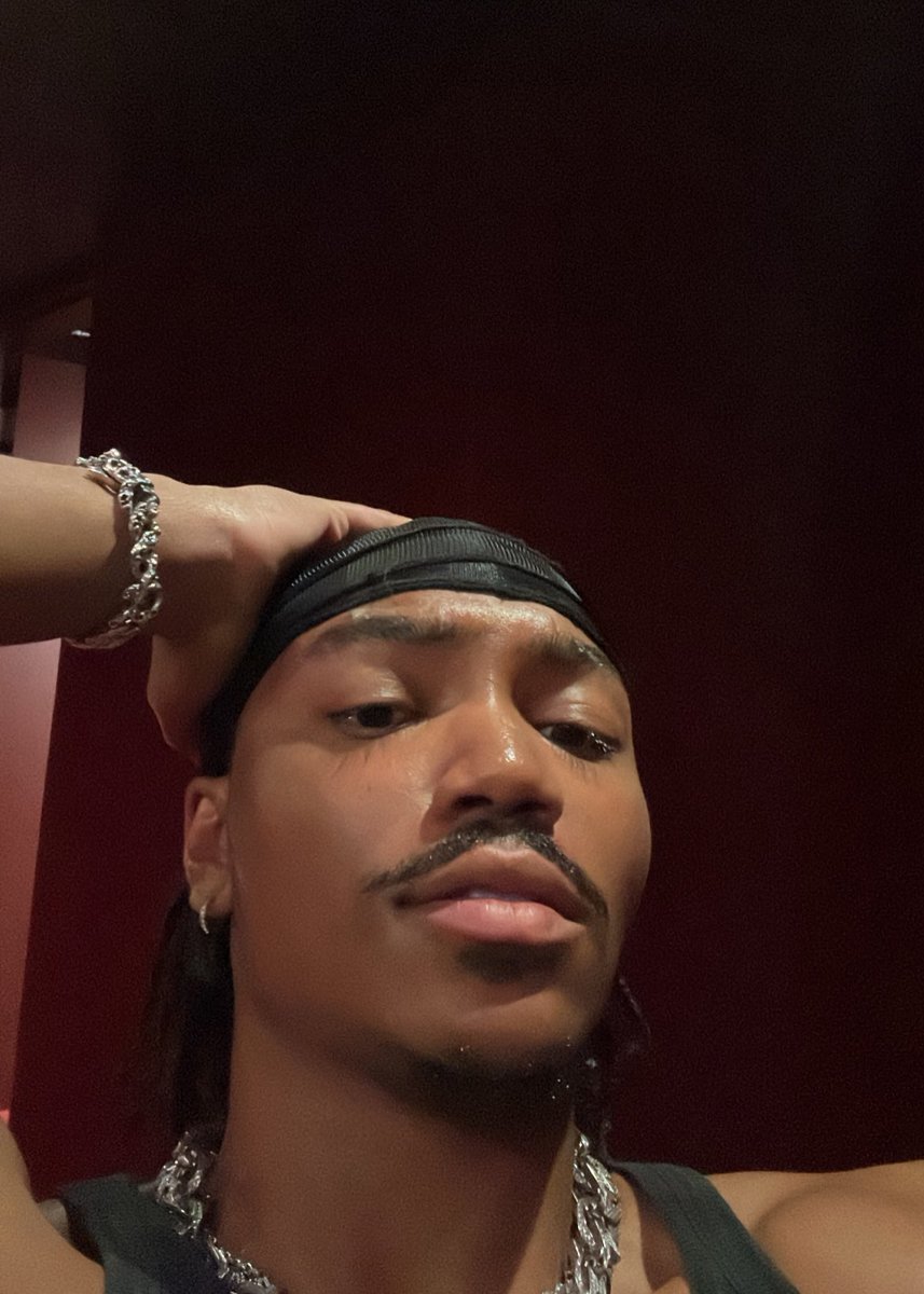 👋🏾
