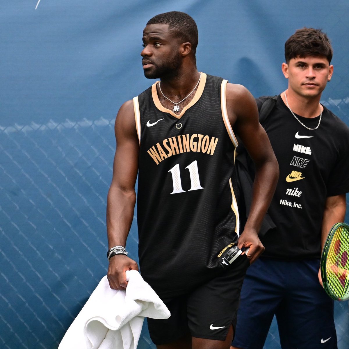 WashMystics's tweet photo. Just a Great wearing another Great’s jersey 🎾🏀

@De11eDonne 🤝 @FTiafoe   📸 @BENSOLOMONPHOTO https://t.co/gIjjuVWuzs