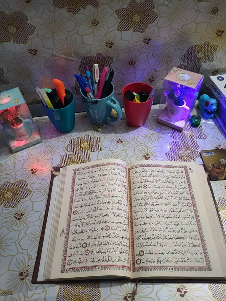 وعن عمره فيما أفناه ؟"
= بين صفحات القرءان..

اللهم وعمرًا فدا القرءان ❤️🌸