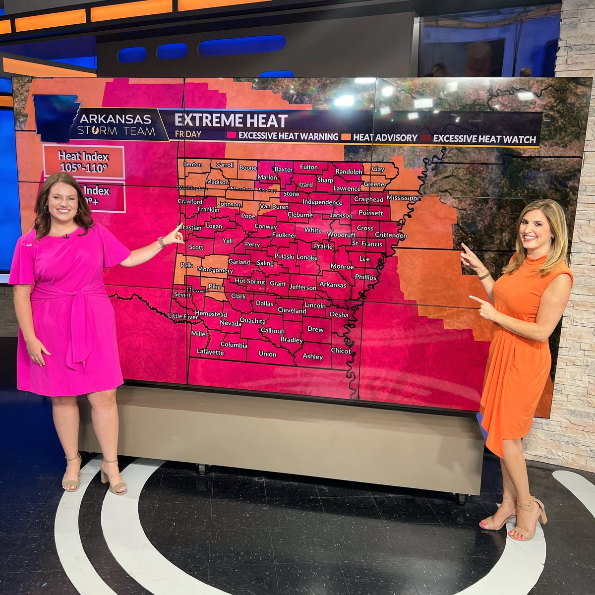 LauraMonteverdi's tweet image. When it’s so hot out, you match the weather map! 

BTW it’s currently a feels like temp of 103° outside at 10pm 🥵 #ExcessiveHeatWarning #HeatAdvisory #ARwx