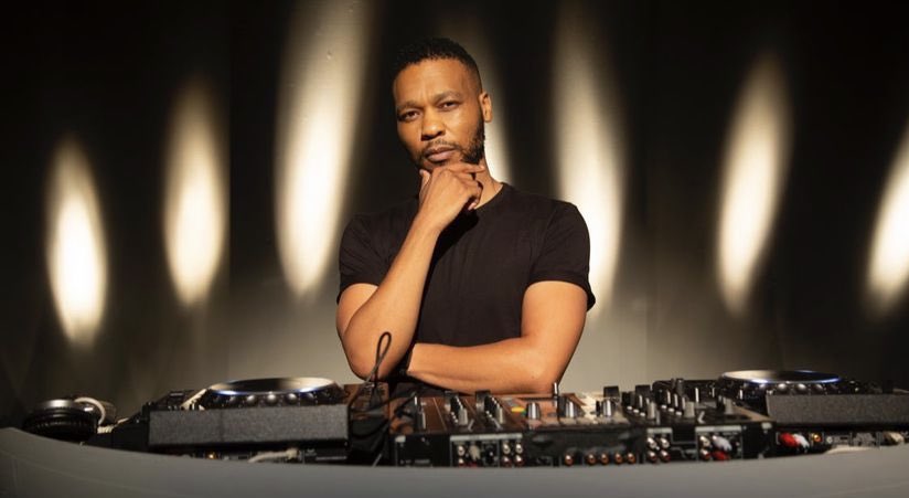Radio2000_ZA's tweet photo. Friday morning location.📍 

#RhythmAtDawn with @MmatshekoMosito brings you 
#UnionDance mixed by @FangDarhythm 
to wrap up the week.🎶
On at 5:30am
____________________________
97.2-100FM |Nationwide
Channel 812 |Dstv
https://t.co/Vz6hfVwLLf https://t.co/VrPy76F91X