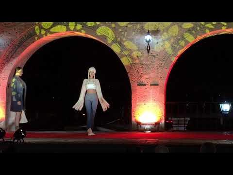 CsActualidad's tweet image. 🦙💃En el mirador de Yanahura, culminamos el día de la Alpaca con un increíble desfile de modas. Diseñadores y marcas nacionales presentaron lo último con esta preciada fibra peruana.#DíaDeLaAlpaca #ModaPeruana #DesfileDeModas #FibraPeruana #Tendencias 🇵🇪
buff.ly/3KsnACv