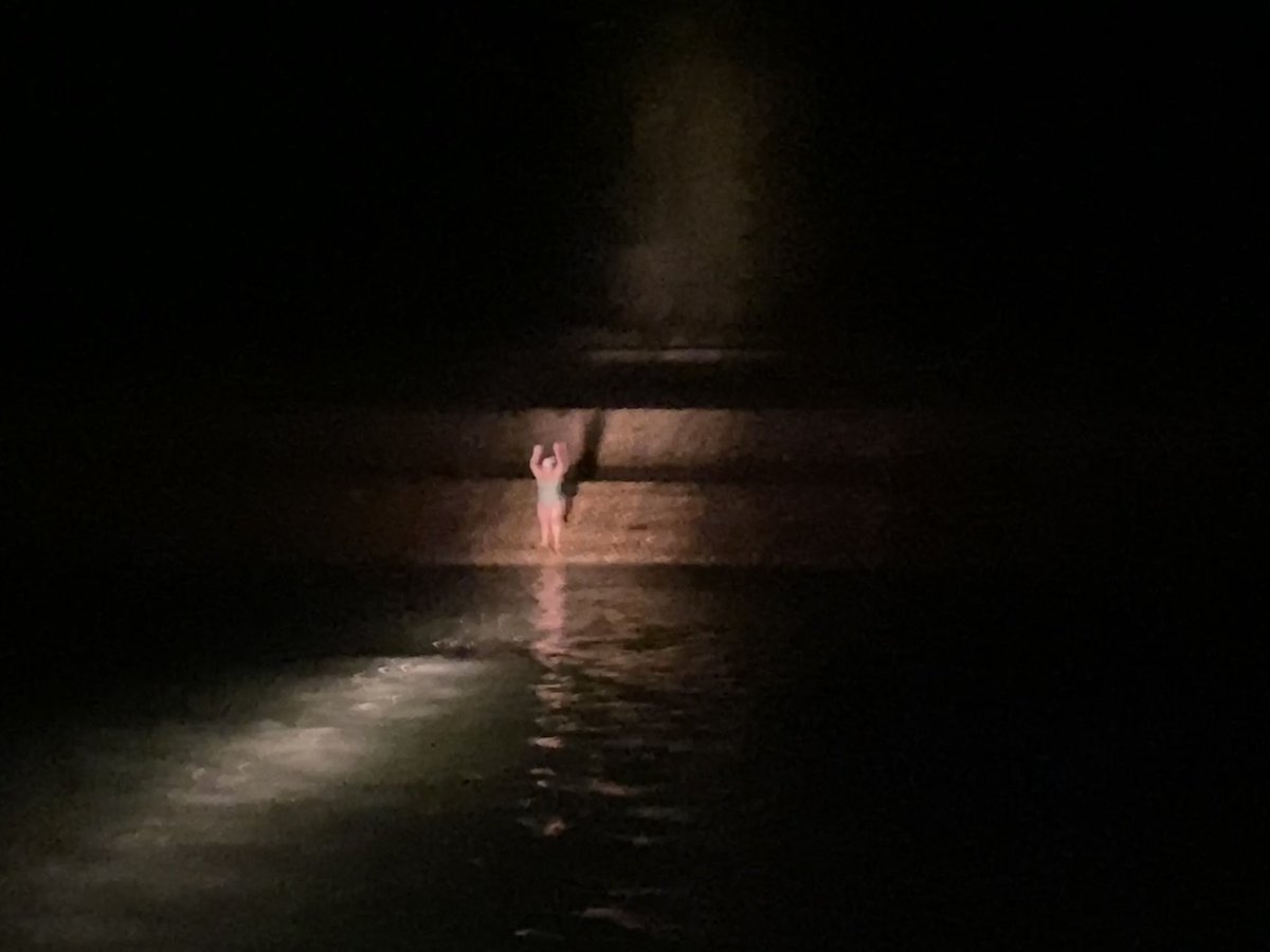 Kate Gurney 🇦🇺 has started her attempt to swim the English Channel from Samphire Hoe alongside Optimist (tracker: cspf.co.uk/swim-routes#map) <a href="/RedTopSwim/">RedTopSwim</a> <a href="/multisportnut/">Multisport Nutrition</a> @csandpf