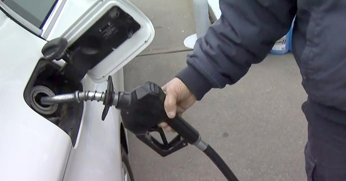 Self serve gas in Oregon starts Tomorrow as soon as Gov signs bill into law as expected #KOIN6NEWS #selfserve #oregon #gas
