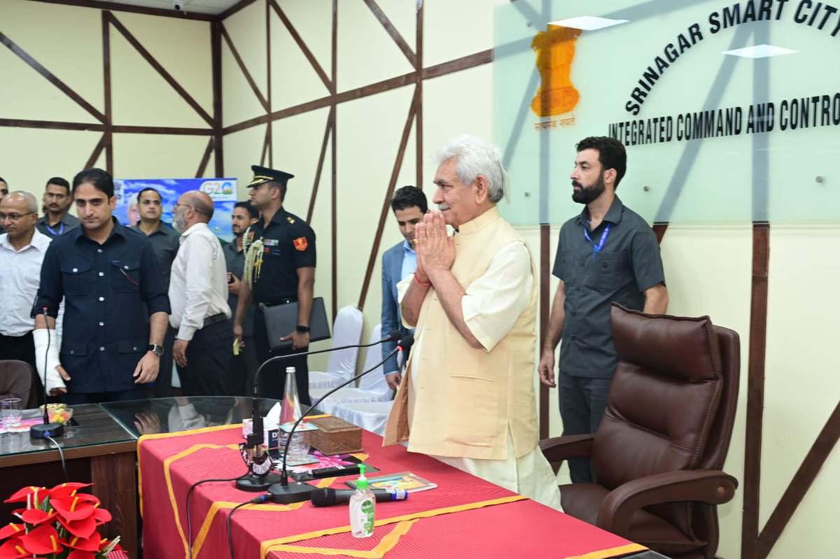 shah_Shakir_011's tweet photo. #New_technology and #digital transition is aimed to create smart grid system in Srinagar to tackle the #challenges of climate change, connect all infrastructure and to provide #innovative solutions for better coordination between services.LG Sinha
@OfficeOfLGJandK https://t.co/2iw3s08Acn