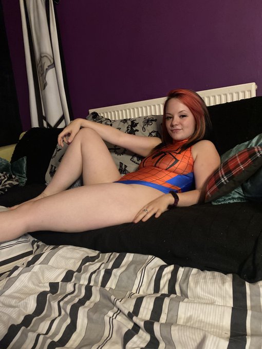 wanna watch Spiderman with me? https://t.co/LvNw2ekhH3