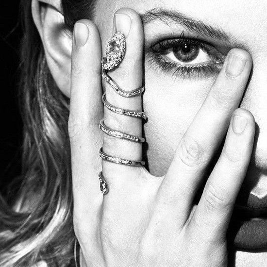sboficial's tweet photo. 🚨 TÁ VINDO AÍ! reputation (Taylor's Version) já está sendo gravada por Taylor Swift.
