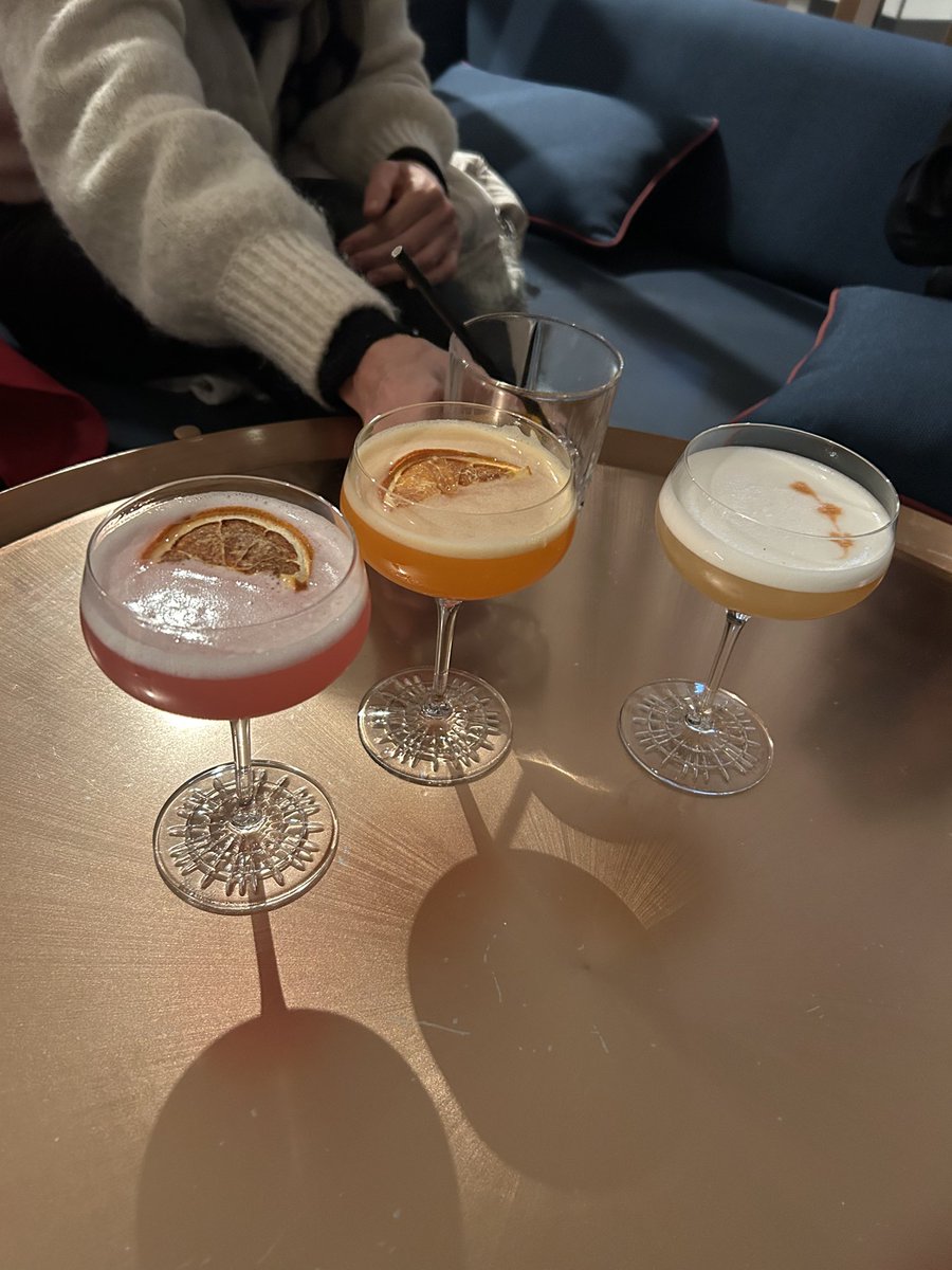 totalawks's tweet image. Fri-yay!