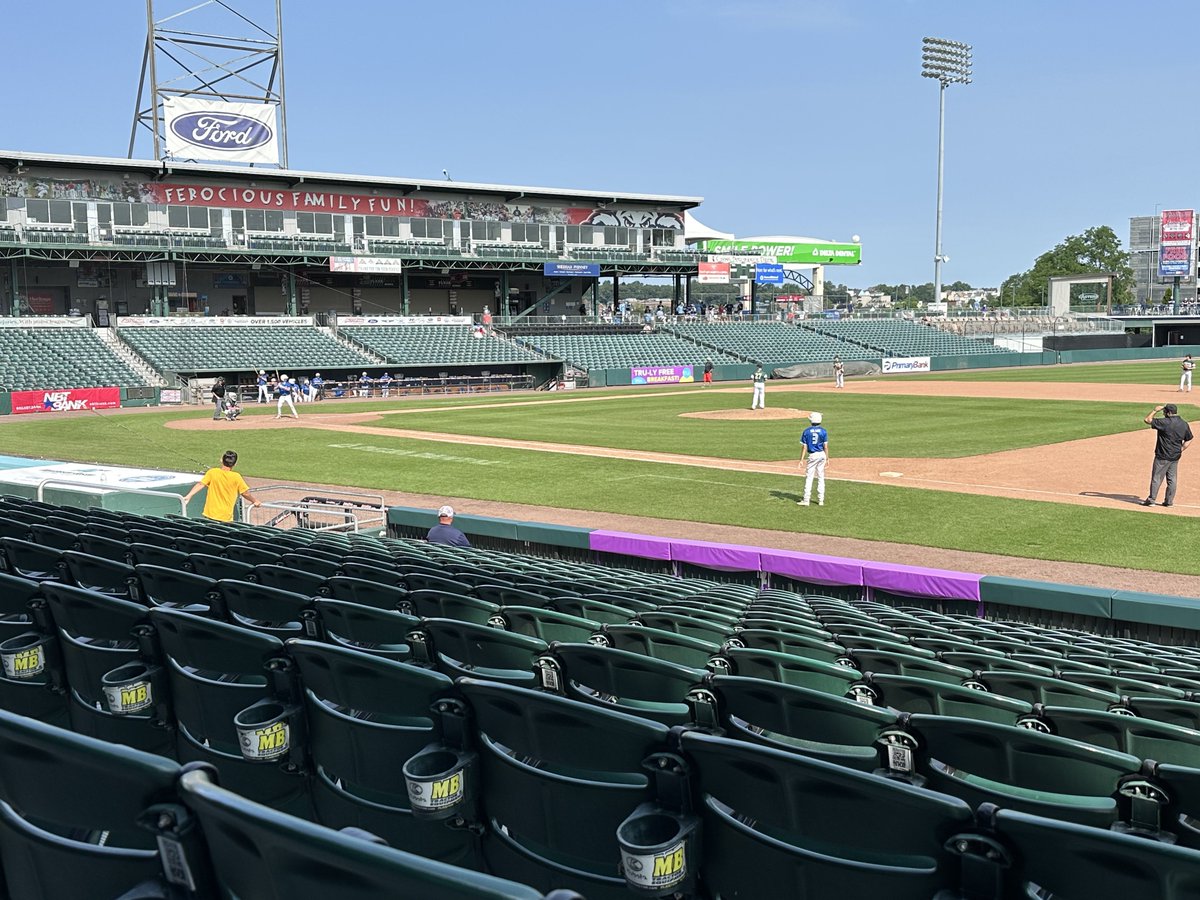 AlexTranBall's tweet photo. It’s a wrap for the season⚾️‼️ @NoreastersBall #RunBirds 15U #NewEngland. 

NHP End of Summer Classic tournament was a great finale w/ good heads up #baseball @FisherCats AA @MLB @BlueJays Delta Dental Stadium & historic @Manchester_NH Gill Stadium. Thank you to all my teammates! #Summer2023