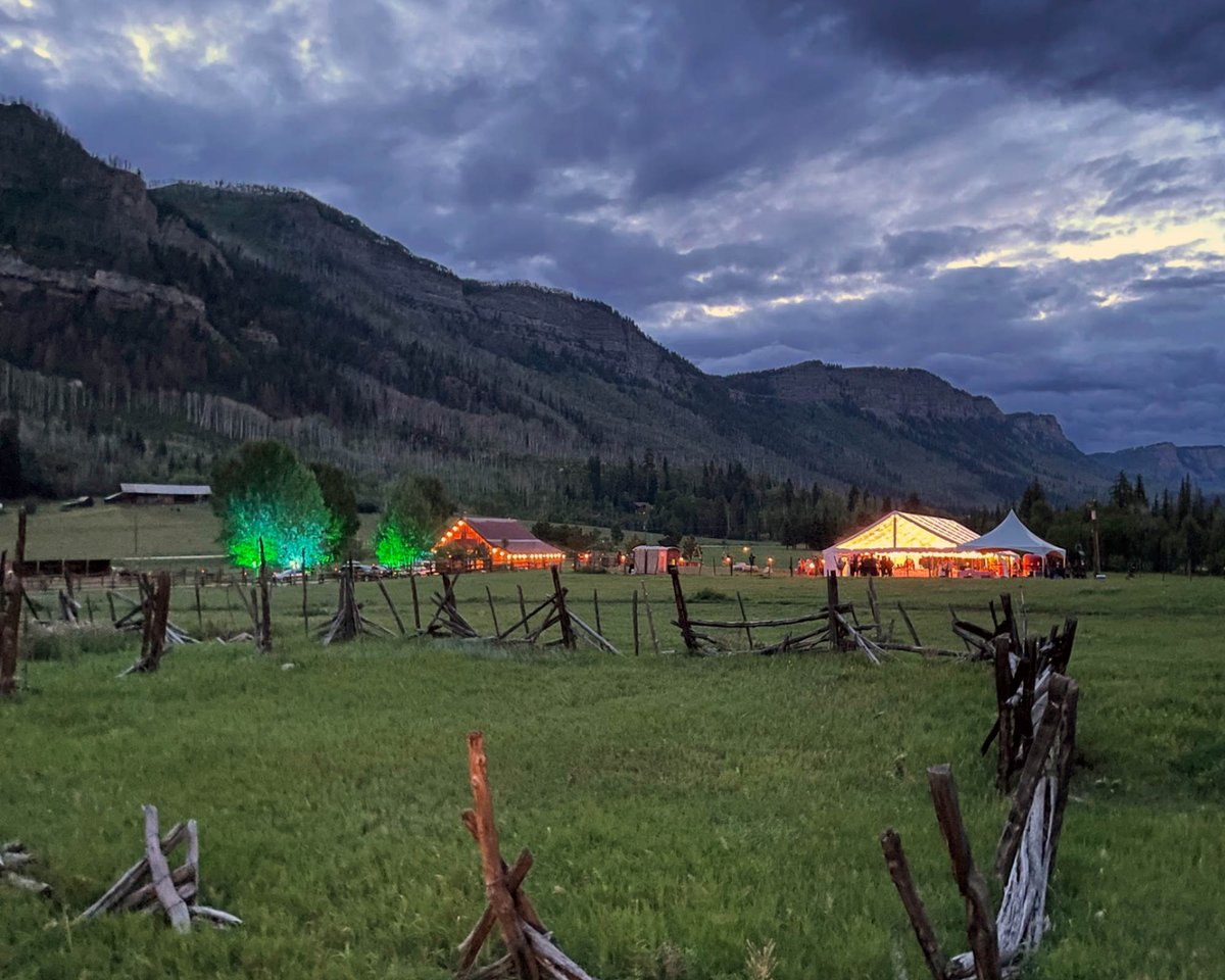 partytentkaren's tweet image. the most popular sizes in our clients' inventory, 40x60/40x80/40x100

#gableframetent #frametent #cleartent #cleartoptent #eventtent #partytent #weddingtent #barnwedding #tentforsale #tentmanufacturer #tentfactory #gounier