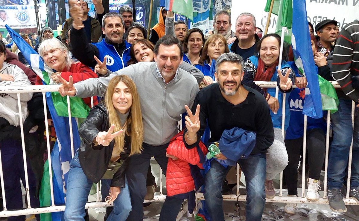 AlejandrooSalce's tweet photo. Participé del plenario en unidad del movimiento obrero organizado, regional La Plata, en el que reafirmamos la vocación de continuar respaldando políticas de inclusión social, educación, salud y trabajo para todos, y el compromiso de trabajar por la reelección de @Kicillofok. https://t.co/eYyrCluqJp
