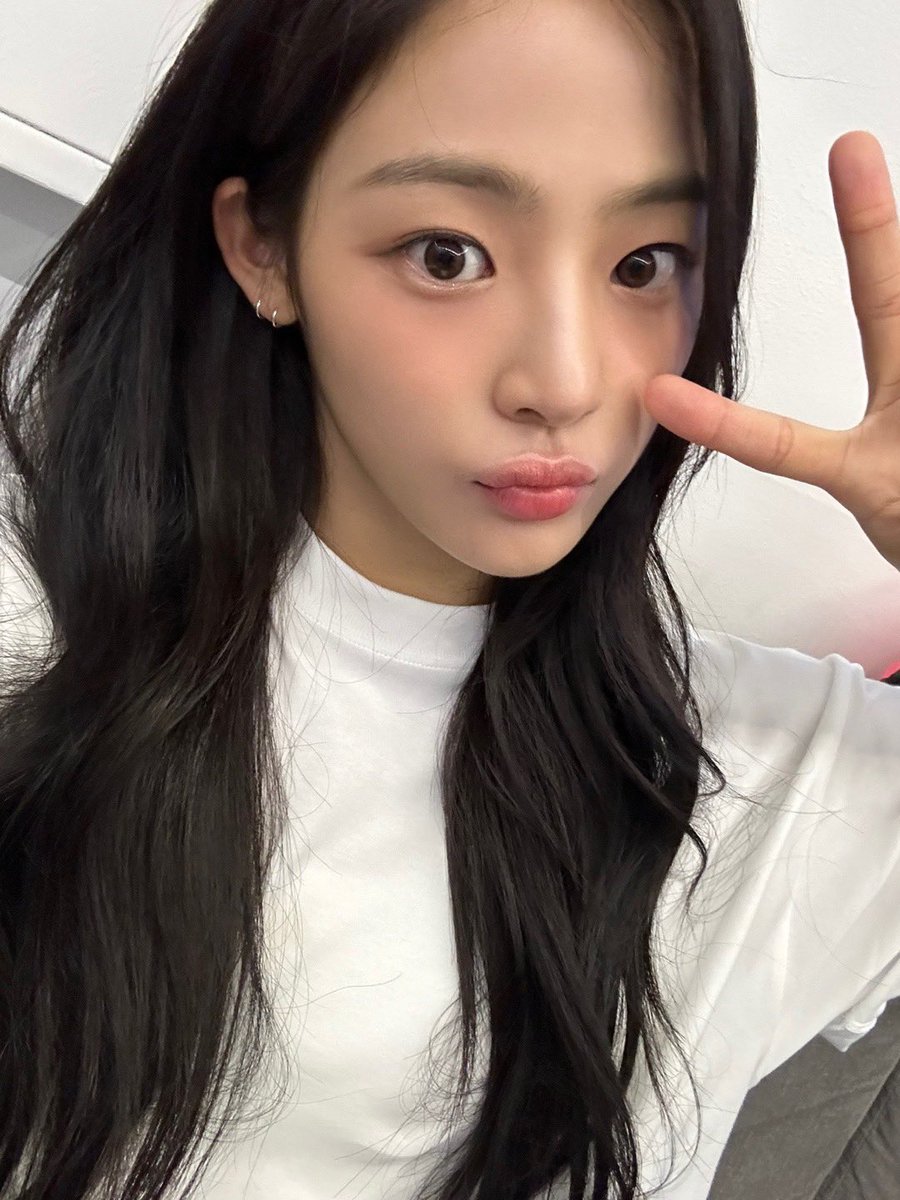 ㅤ 

⠀⠀⠀⠀⠀     ͏͏        
            ❨ アマリ ❩ ﹆  SNS UPDATE  
            2023년    08월    04일 ㅤㅤ 
                                                                              
            “ rise and shine, lovies! ”ㅤ 

ㅤ ㅤ