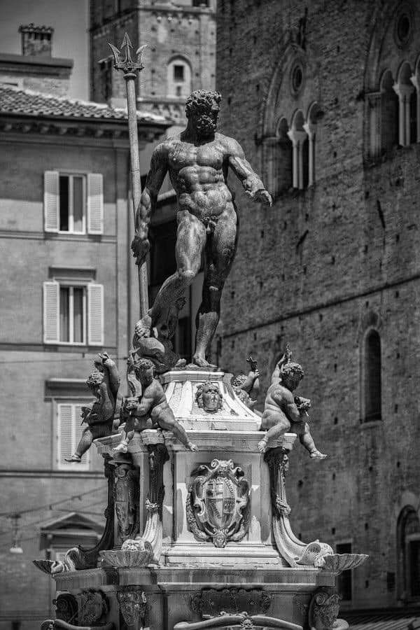 Anc_Aesthetics's tweet photo. Fountain of Neptune, Bologna, Italy https://t.co/KGwt16JaBR