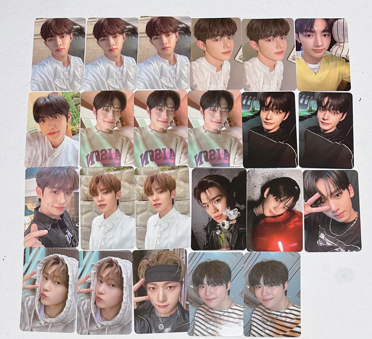 러블냥이의 앨범깡 행운 나눔 이벵❣️

#RT +맘찍 1분께 원하시는 포카(사진)드려요
당발 8월 6일(일) 오후 7시 10분
배송비 제가 부담해요

앨범깡 할때마다 이벵 열게요😉 
맘찍은 맘찍추첨기 사용할꺼라서😎

제로베이스원 제베원 ZB1 김규빈 한유진 성한빈 김태래 리키 석매튜 장하오 박건욱 김지웅