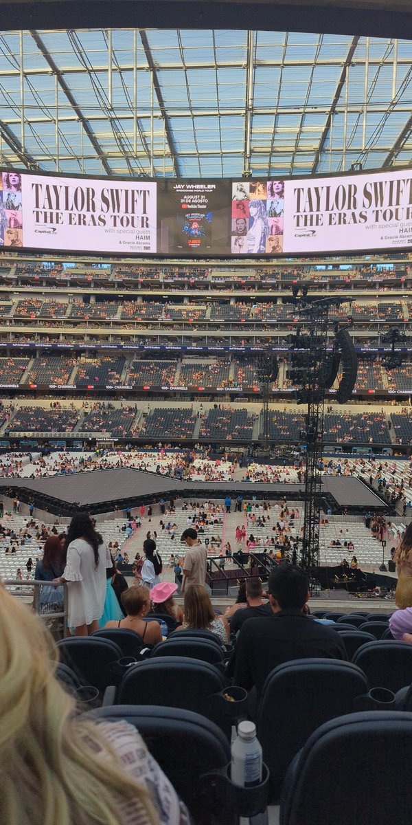 twtrpated31's tweet photo. Did I just become a swifty?!?  #summerofswift https://t.co/MIyNhRFNHK