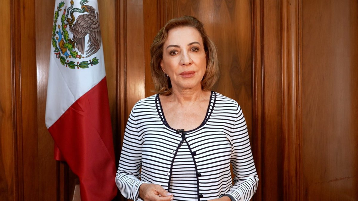 noticiasdeqro's tweet photo. #ATONGO | 🚨 🚨 La secretaria de Gobierno, Guadalupe Murguía, comunicó, que derivado del accidente vial que ocasionó la colisión del tren con una unidad de Transporte Suburbano que se registró esta mañana en el municipio de El Marqués.
https://t.co/pZKpExj3Wh
#QRO https://t.co/1ru3SBWFAb