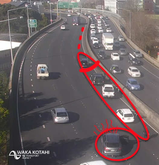 bugjuice's tweet photo. @WakaKotahiAkNth if this first car could go and carry on down that lane, it'd help. And I hope that the lower car doesn't catch on fire. Photo included for help https://t.co/aW2vgPqJeP