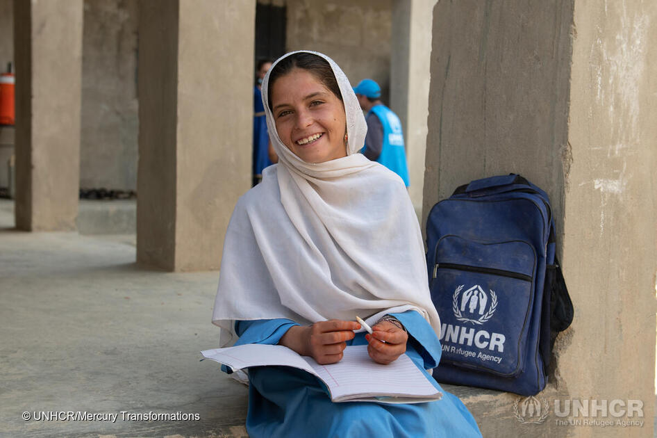 Education:
💪Protects
🌟Empowers
💡Enlightens

Education is a basic human right and provides more opportunities for refugee and displaced children. #RightToLearn