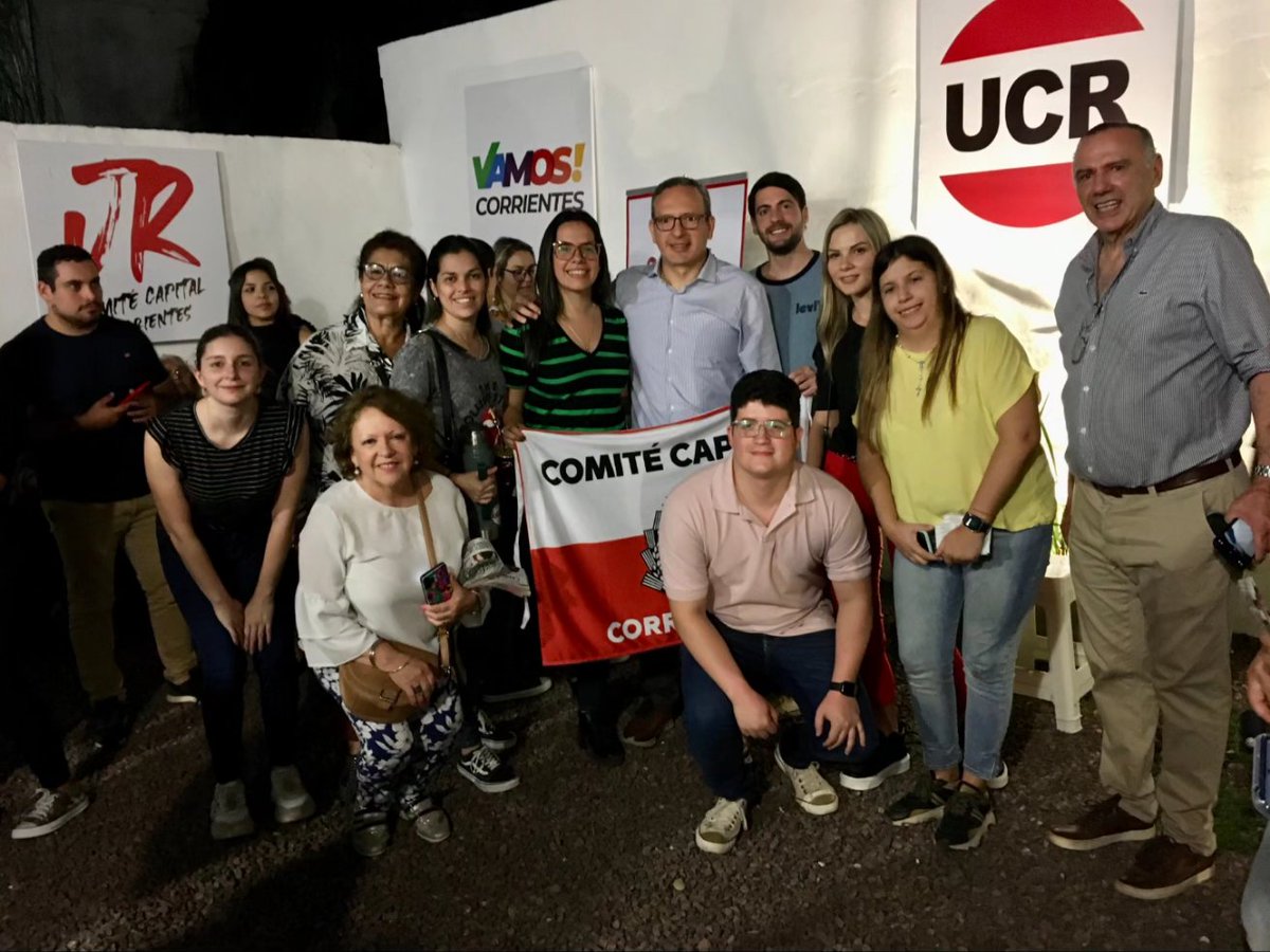 Militantes y dirigentes de la #UCR, nos reunimos junto a <a href="/alfrevallejosok/">Alfredo Vallejos</a> para diagramar distintas estrategias y así fortalecer los trabajos a desarrollar en este último tramo de campaña.
¡Vamos @ECOCtes!

#Paso2023🗳
#Corrientes 
<a href="/gustavovaldesok/">Gustavo Valdés</a>
