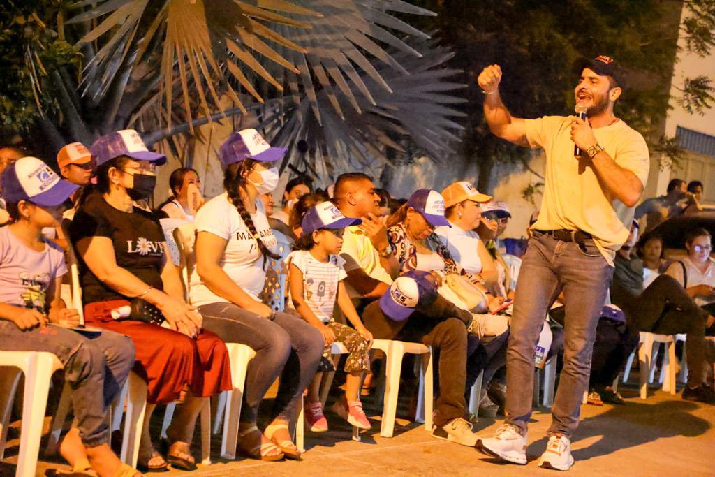 ErasmoZB's tweet photo. Más amigos del barrio La Julia se unen a #CórdobaPr1mero🫶🏻

Qué alegría saludarlos y contarles las propuestas que tenemos para Montería, especialmente en generación de empleo, una de las peticiones que más escuchamos en los recorridos que hacemos por los barrios. https://t.co/tG0fbVdI5F