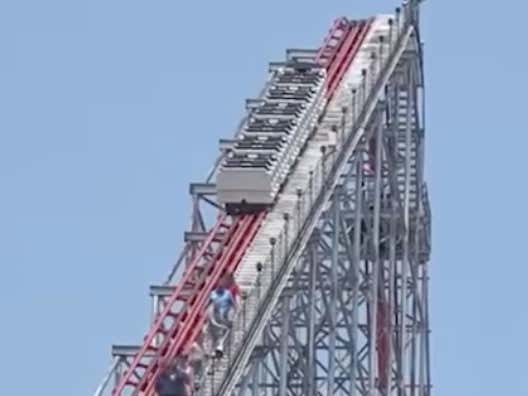 barstoolsports's tweet photo. NOPE: Cedar Point Roller Coaster Stops At Its Highest Point, Riders Have To Walk Down Over 200 Feet On Some Flimsy Ass Looking Steps https://t.co/8Vcp6VMUgX https://t.co/c31o5g5ySQ