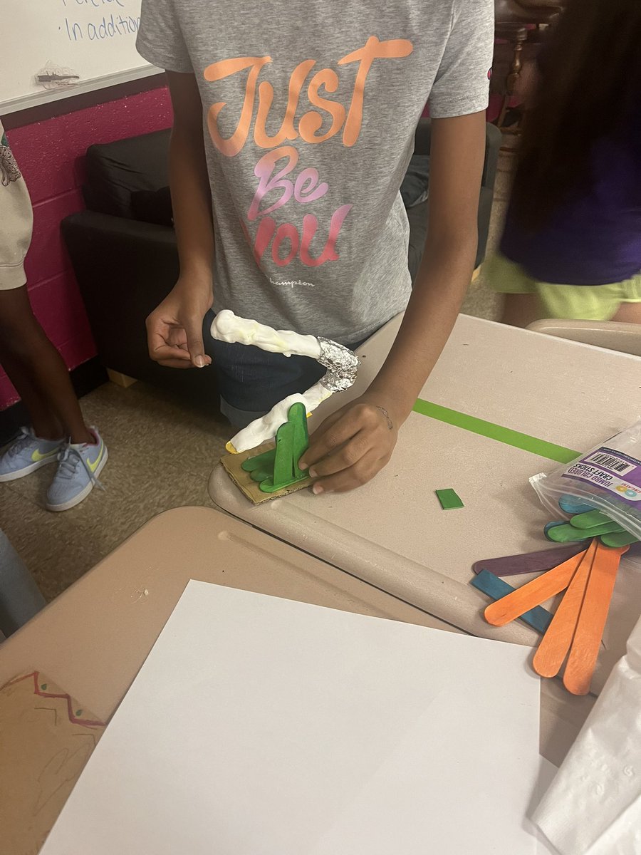 MrsJakubowski3's tweet photo. In today’s agenda of Funner School—we took symbolism to the next level with these original and creative Makerspace representation. #MakeitLIT #JakPak ☀️ https://t.co/blTBIB2nLb