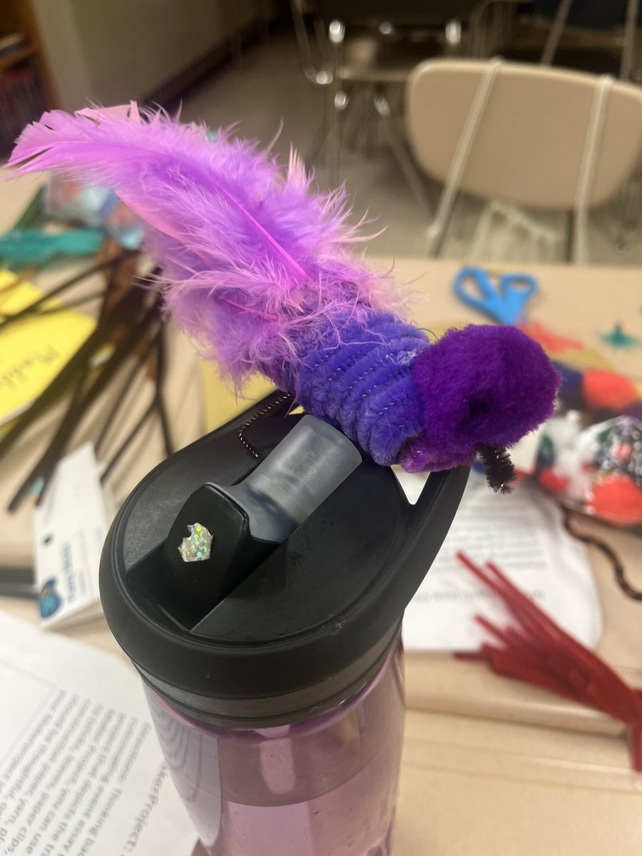 MrsJakubowski3's tweet photo. In today’s agenda of Funner School—we took symbolism to the next level with these original and creative Makerspace representation. #MakeitLIT #JakPak ☀️ https://t.co/blTBIB2nLb
