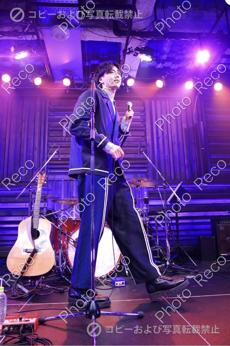 SUNmusicPLUS's tweet photo. 【通販】4/23 「ISAWA TAKUMA TALK&LIVE《HOME》Vol.4〜Birthday Special〜」のステージ写真とオフショットをフォトレコにて販売開始しました!想い出の1枚として、是非お楽しみください📷✨
▼販売期間:8/4 (金) 12:00~8/20 (日) 23:59
https://t.co/0L5jaUYbBl
※認証キー: 4628-2467-2489-adjo https://t.co/W3oUGLBA6V