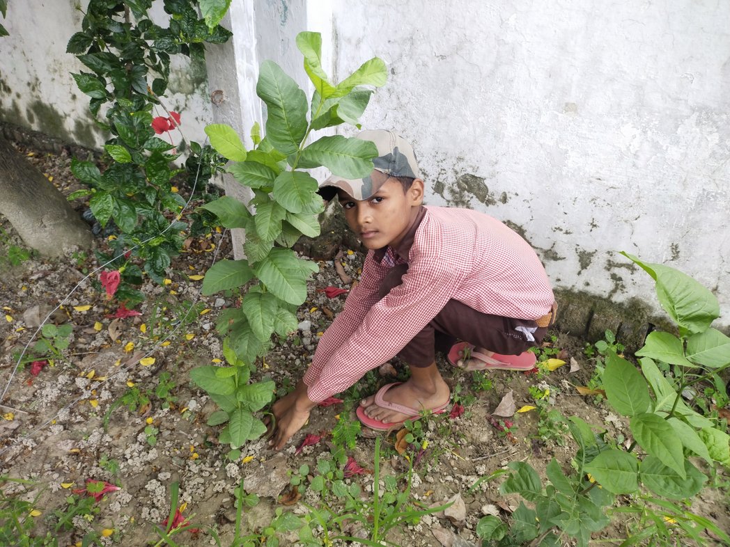 NANDLAL03083394's tweet photo. 🌳#प्रकृति_मित्र🌳
Name-Priyanshu Verma 
Designation-Students 
Address- Primary School Tetra, Siyar, Ballia 
@shikshansamvad
@RedTapeMovement 
@teachersclubup @UNEP @Nature @eriksolheim @myogiadityanath
@narendramodi #nature_friend
साभार-प्रकृति मित्र परिवार मिशन शिक्षण संवाद https://t.co/J0ieZ93OXe
