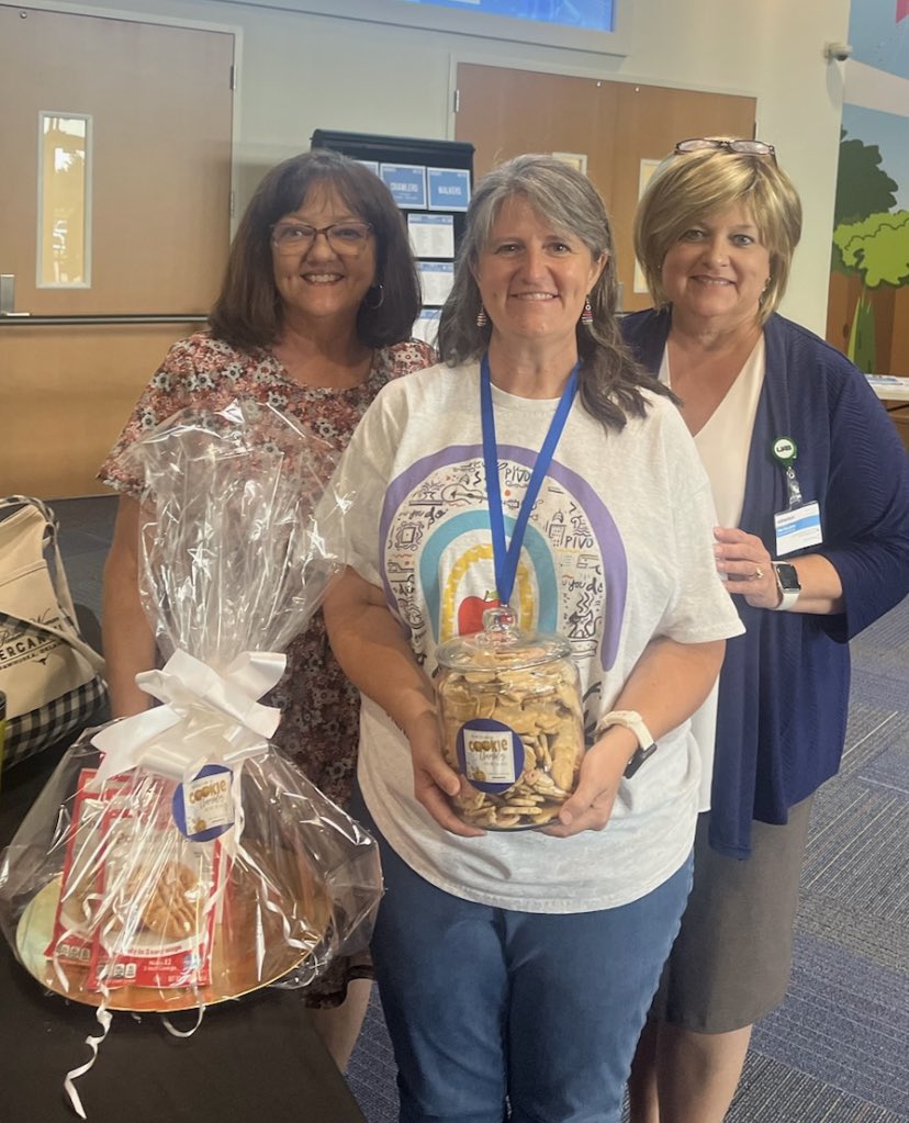 Cyndi_Chancery's tweet photo. A great day at the Back-To-School Conference! Here are more photos of the prize winners and fun! Thank you @JEFCOED for your partnership and allowing us the opportunity to celebrate your educators! @edmentum @orush2 @angelajw97 @LeslieCRichard2 @rockford1975  @LauraBr70334579 https://t.co/Opy3BbGLO3