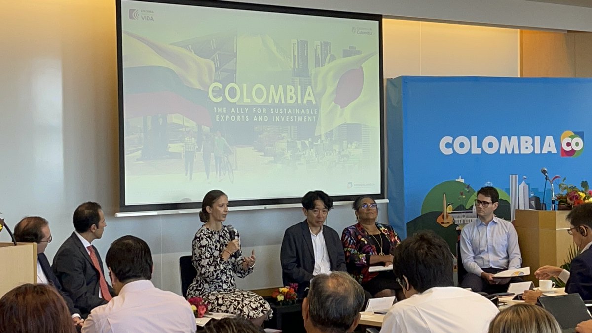 EmbColombiaJap's tweet photo. En conjunto con @PROCOLOMBIACO y el apoyo de @MincomercioCo, @JETRO_info, @el_BID Japón e @InnpulsaCol, realizamos un seminario para promover la inversión japonesa en Colombia y para presentar las políticas de reindustrialización y de comercio exterior del gobierno nacional 🇨🇴🇯🇵 https://t.co/24JH6VCQeI