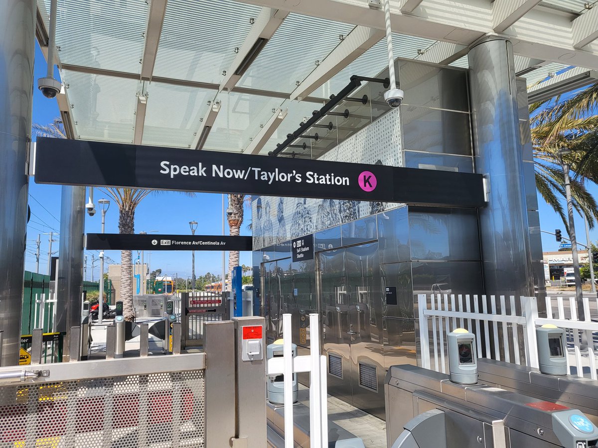 Oaknutjohn's tweet photo. With the Taylor Swift concert about to start, so far LA Metro has avoided the public transit strain seen on past stops of her Eras Tour. https://t.co/raRi3dDyY2