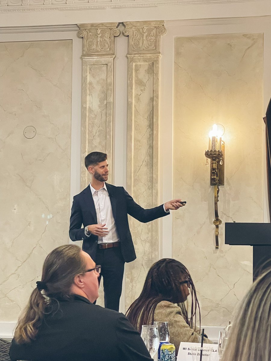 taylorforsheehr's tweet photo. The power of making connections…
After attending @robs10kfriends session at #SHRM22, we’ve connected several times virtually. Today Rob made his way to Wisconsin for #WISHRMLead23! 🧀
Thanks for joining us, and it was great to meet you! https://t.co/jcCBnOabhy
