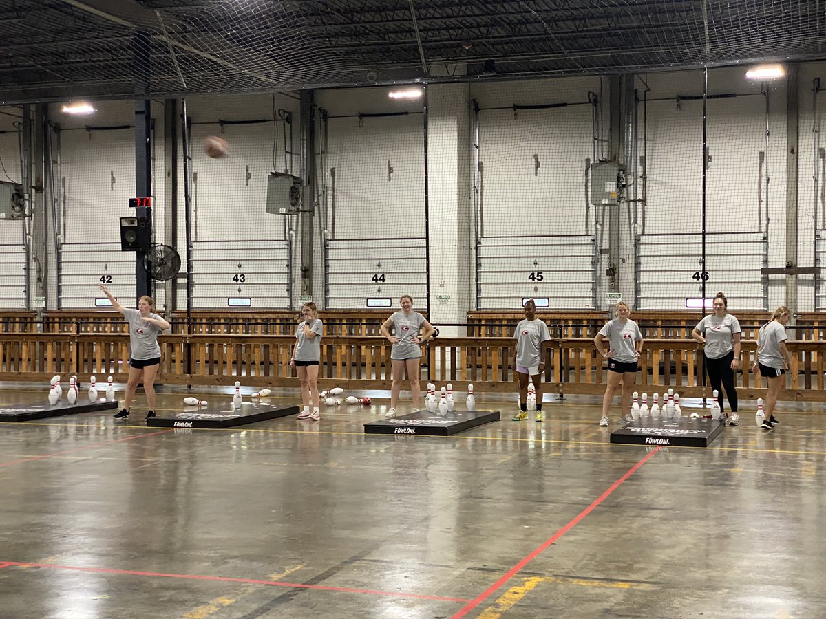 UCCVBall's tweet photo. A well deserved break from 2-A-Day practices for a little team bonding ! Back at it tomorrow at 6am! #UCCVB #Fowling https://t.co/dterXykCqu