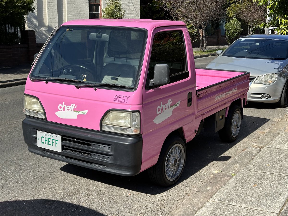 jimmygunawanapp's tweet photo. #BarbieMode #Barbie Carry Truck 🛻 Pink https://t.co/QomzQyRWgP