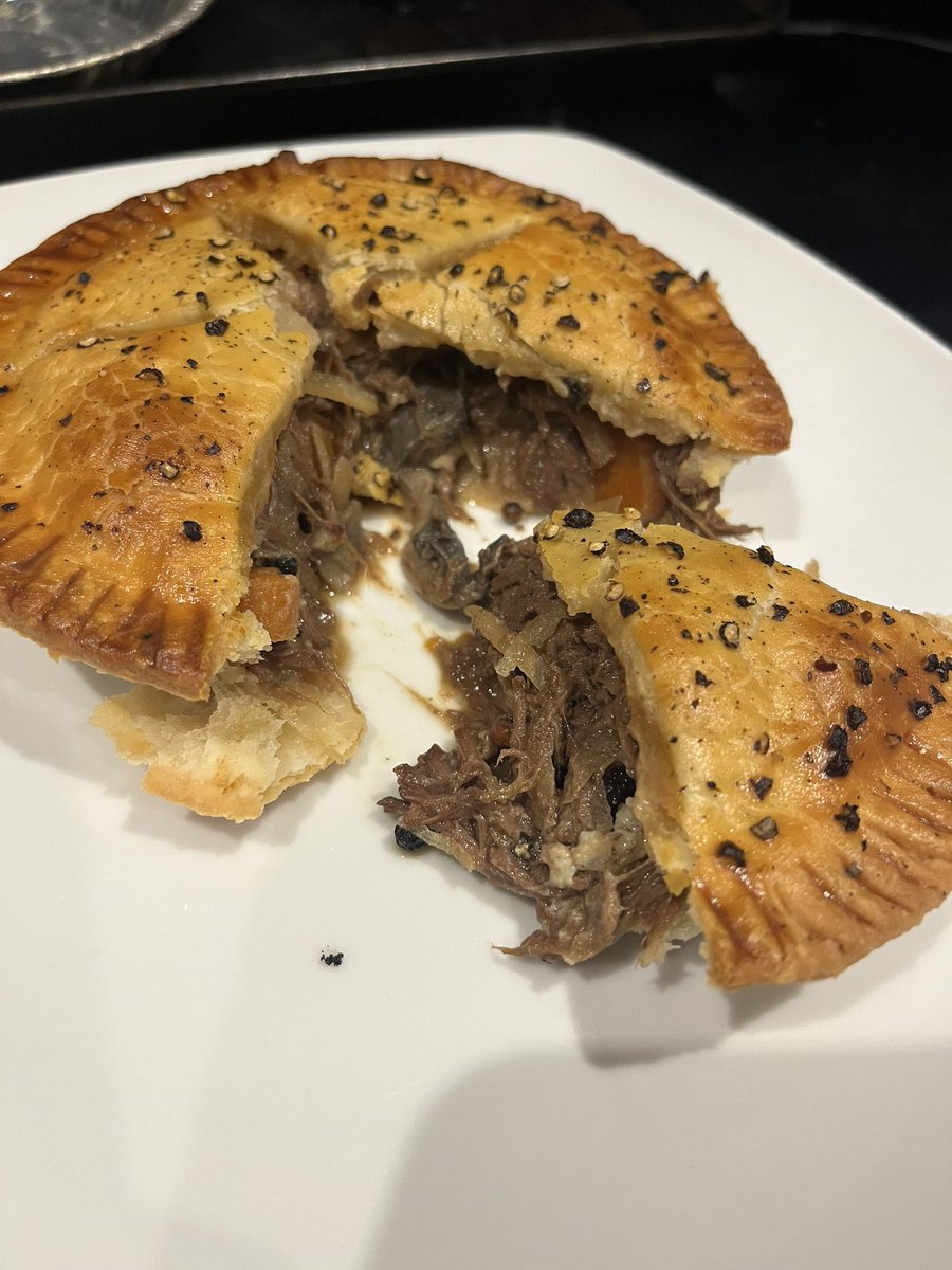 TWilsonOttawa's tweet image. … you can keep the flowers 💐 this is real love. He made me a dozen individual venison peppercorn pot pies 🥧 and they’re heavenly 🇨🇦💕🦌

#CanadaHunts #MeatEater #SelfSourced #organic #WildGameGroceries 

Hunt. Eat meat. Apologize to no one.