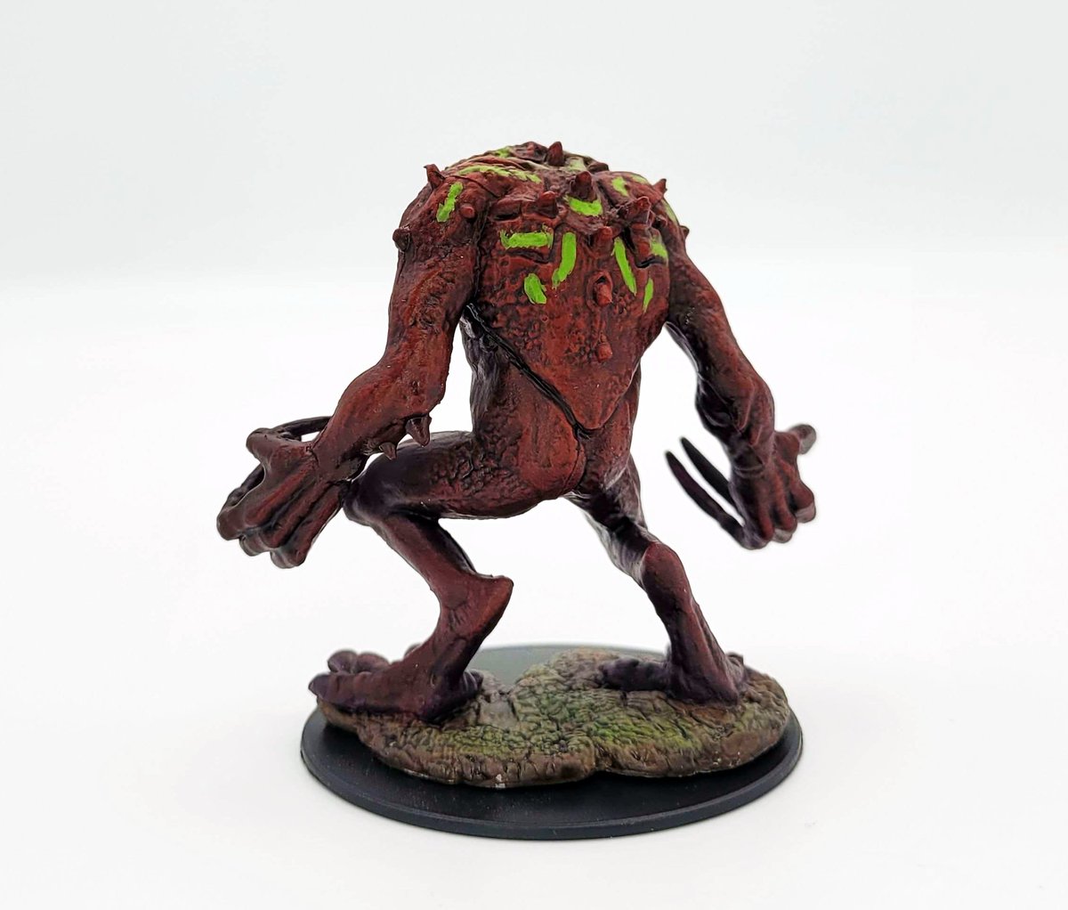 magpie_minis's tweet photo. Hello everyone! Been a while, but have a red slaad from @wizkidsgames! This was a redo of a design I did last year. #ArtistOnTwitter #miniaturepainting #dnd #minipainting https://t.co/8NPUAYfClD