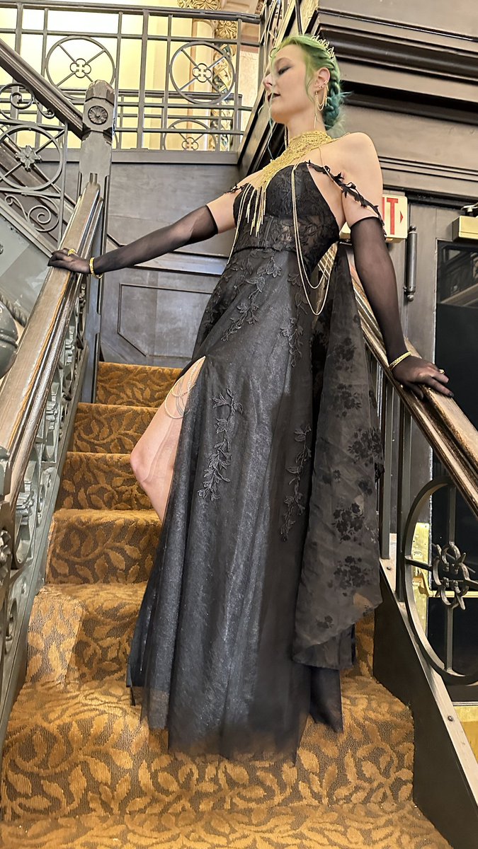 ladee_Vamp's tweet photo. My, oh my. That Crit Awards venue?! To die for. Thought I went a little overboard with the dress and all that but this was once-in-a-lifetime!! #GenCon2023 #critawards https://t.co/vLsptOfAB4