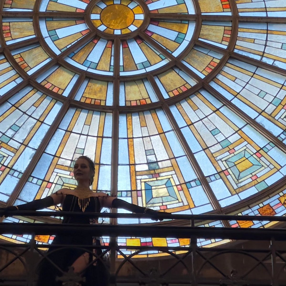 ladee_Vamp's tweet photo. My, oh my. That Crit Awards venue?! To die for. Thought I went a little overboard with the dress and all that but this was once-in-a-lifetime!! #GenCon2023 #critawards https://t.co/vLsptOfAB4