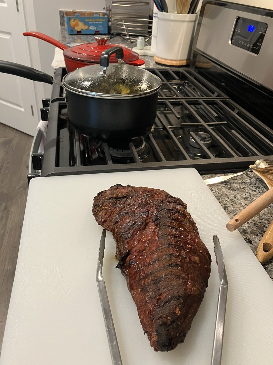 coachstaggs's tweet photo. Smoked tri tip, macaroni and cheese, garlic and herb rice, and peaches for family dinner tonight… #dadswhocook https://t.co/d5LQ4ulMQT