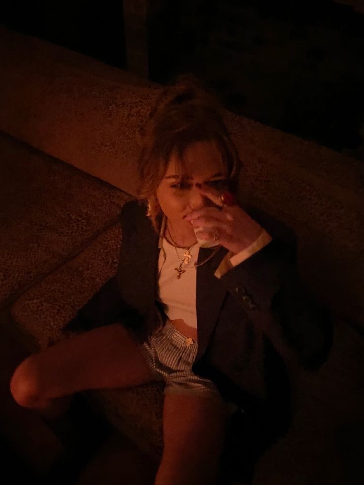 CampsWine's tweet photo. Como pode ser tão LINDA(e me acompanha na bebida de madrugada https://t.co/aW3tMygRGZ