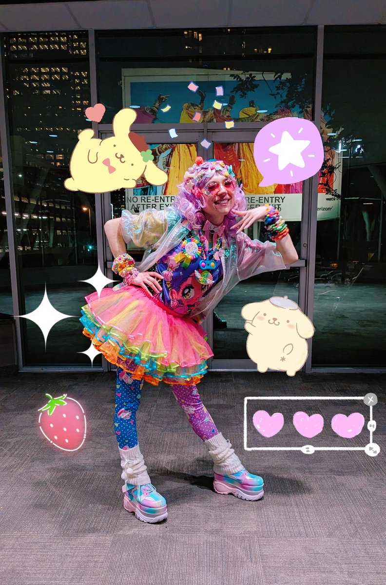 FrostyOreos's tweet photo. Happy belated International Decora Day!!! #decorafashion #jfashion #harajukufashion #internationaldecoraday 🌈✨🌟💖 https://t.co/QS72jx28AF
