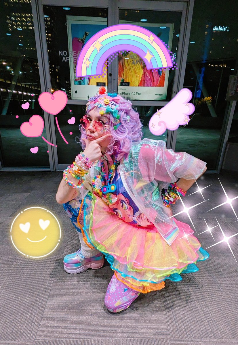 FrostyOreos's tweet photo. Happy belated International Decora Day!!! #decorafashion #jfashion #harajukufashion #internationaldecoraday 🌈✨🌟💖 https://t.co/QS72jx28AF