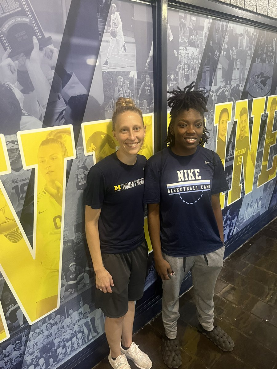 syddd2x's tweet photo. Wanna thank @coachbrooke24 for today I learned a lot (&amp;) had LOTS of fun with you (&amp;) your team also the girls who’ve came to the camp ! https://t.co/35R2LgPNPD