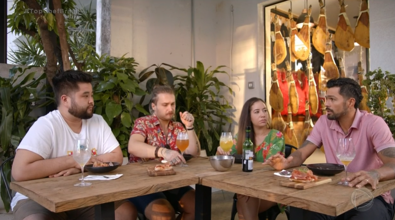 TopChefBrasil's tweet photo. Será que vem uma panelinha por aí? 👀 #TopChefBrasil https://t.co/BICwQcgUhK