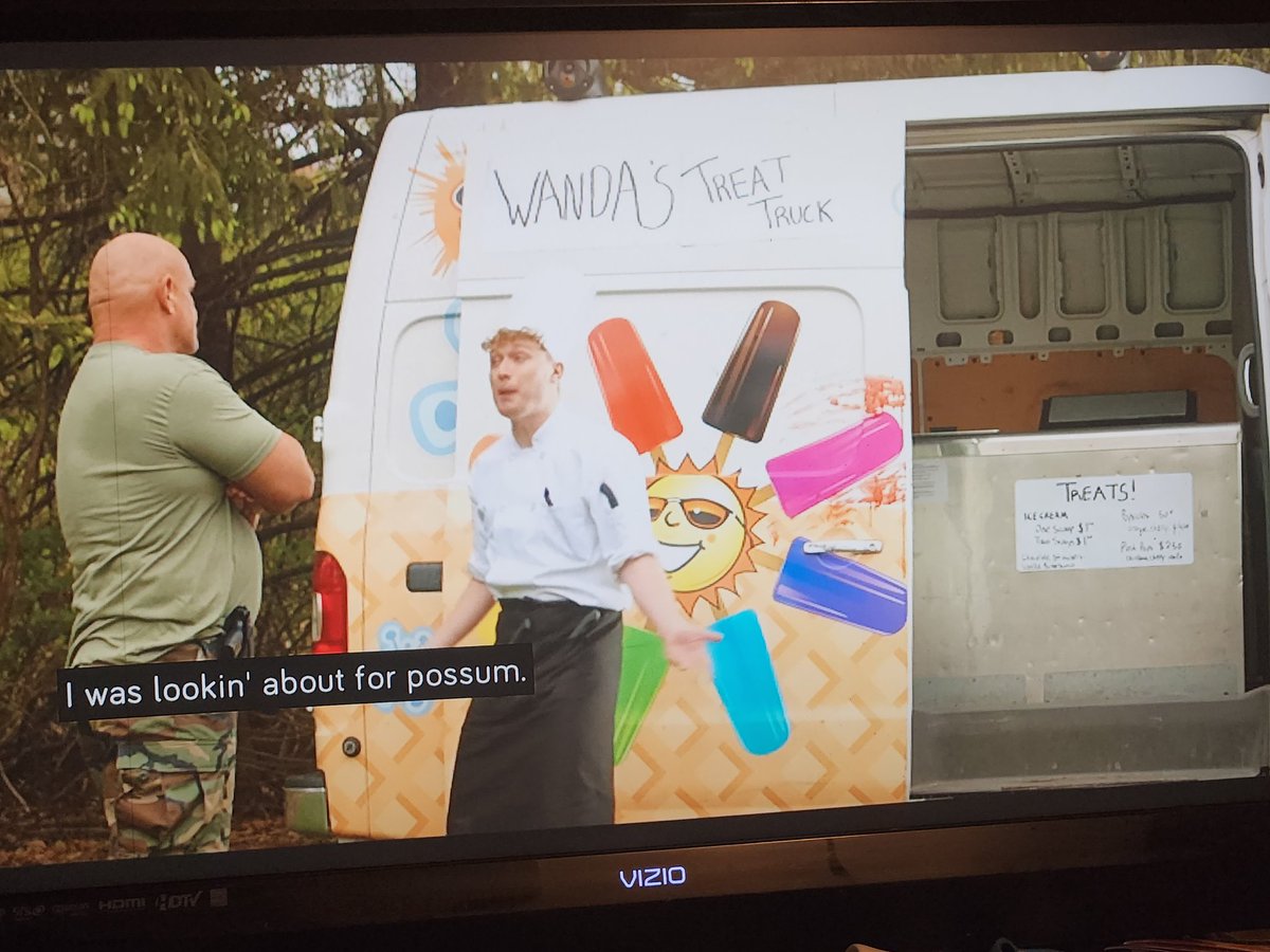 JeffWhitmire1's tweet photo. Possum? Did he just say "possum?!!" Possssuuuuum!!! #VHSFest @gabaghoulash https://t.co/soiNiN1nsF
