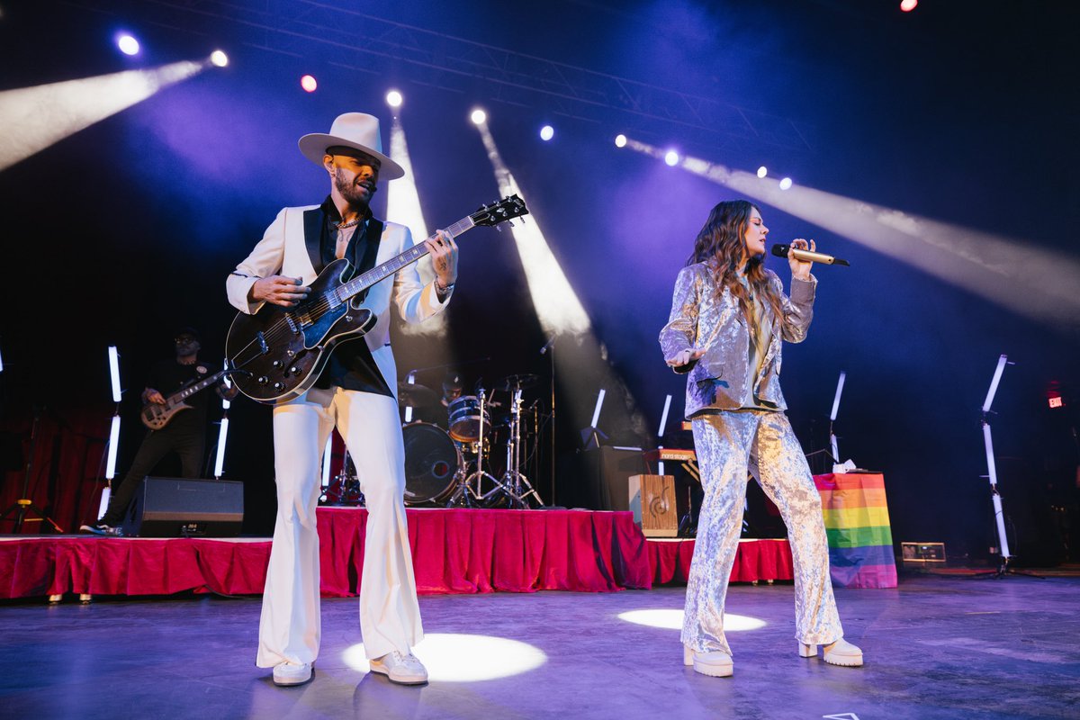 nimsicor's tweet photo. Jesse y Joy en San Antonio, TX en el Aztec Theater. 1er de Agosto, 2023 https://t.co/nxyCO9sR6Y