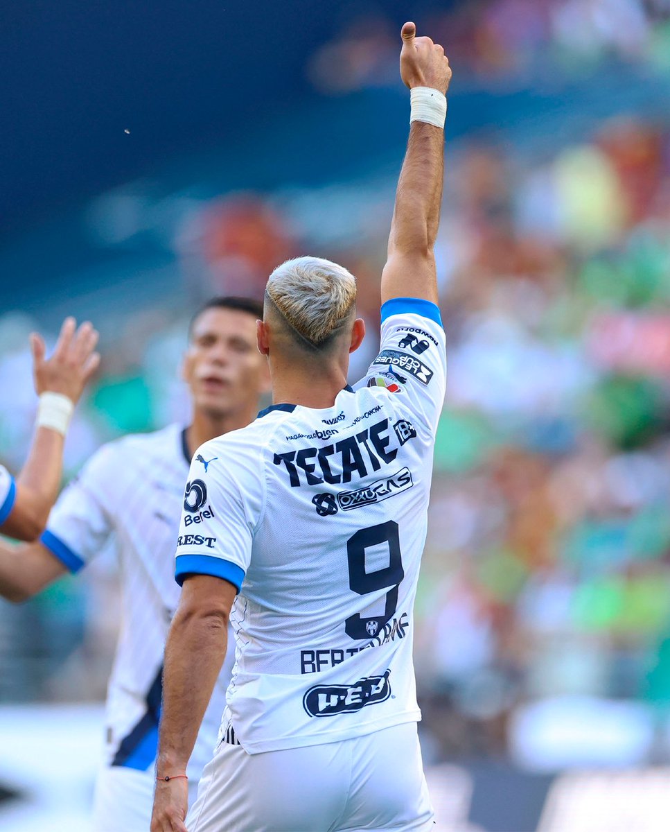 RT 🔄 si hoy gana el Club de Futbol Monterrey. 💙🤍

¡Vamoooos, Rayados!👊🏼🇫🇮