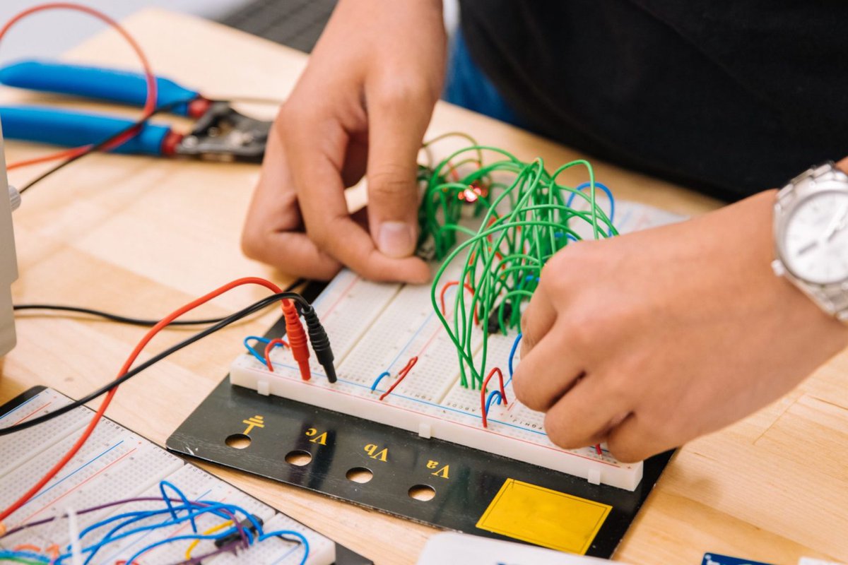 🎓🏛️ #LEARN è il cuore pulsante di #MakerFaireRome2023! Un nuovo padiglione dove #formazione e #creatività si incontrano. makerfairerome.eu/it/formazione-… 🚀 #Studenti, privati e #imprese potranno 'imparare facendo'! 💡✨ #formazione #learnbydoing #formazionecontinua #makerfairerome